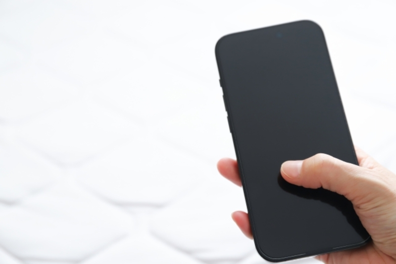熱くなった状態でスマホを使い続けるとどうなる？